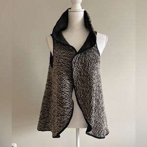 Altar’d State‎ Vest Autumn Fall Ladies Sleeveless Open Front small